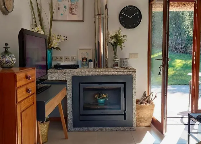 Дом отдыха Cottage, Casa Do Laranjal - Near *