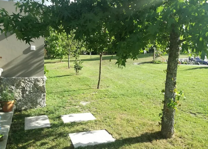 Дом отдыха Cottage, Casa Do Laranjal - Near